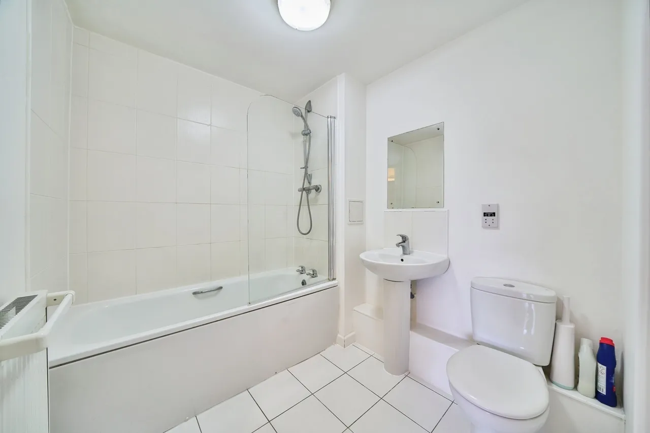 Cottons Approach, Romford, RM7, photo 8