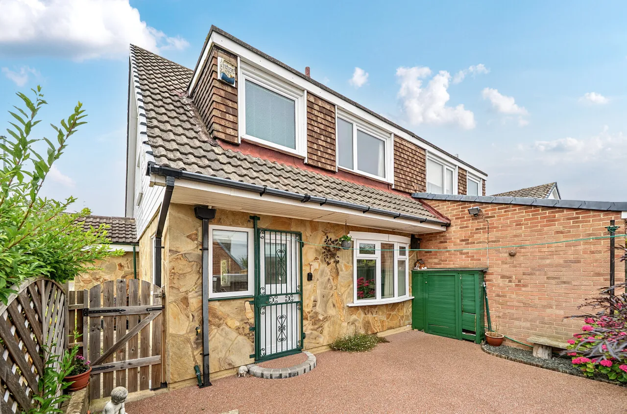 Hall Park Avenue, Horsforth, LS18, photo 19