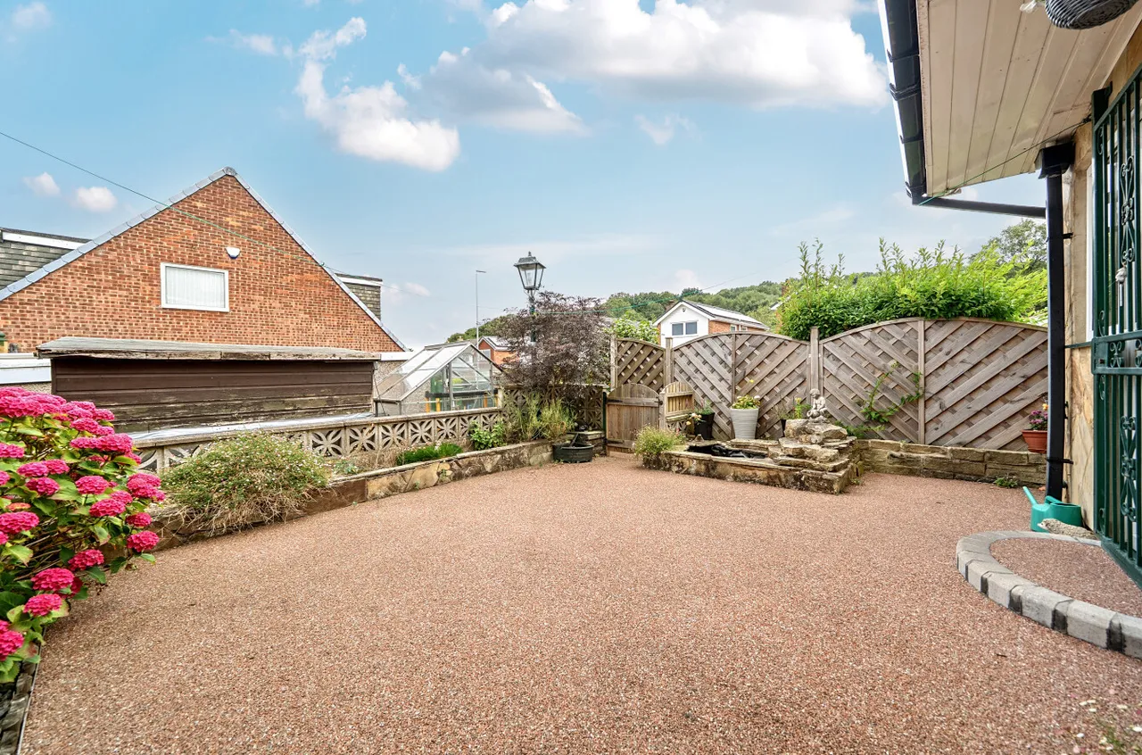 Hall Park Avenue, Horsforth, LS18, photo 17