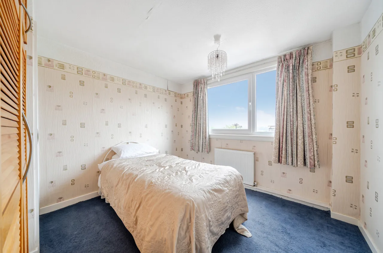 Hall Park Avenue, Horsforth, LS18, photo 11