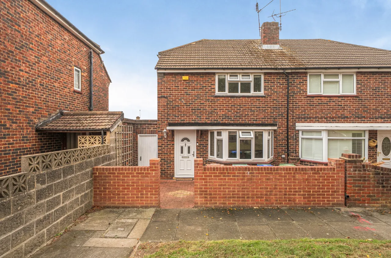 2 bed house for sale, Cumbrian Avenue, Bexleyheath, DA7