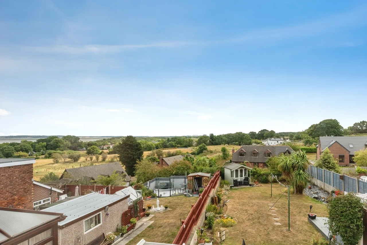 Hillcourt Avenue, Bagillt, CH6, photo 16