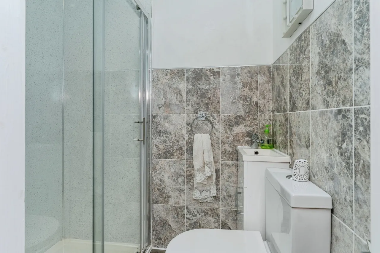 Hillcourt Avenue, Bagillt, CH6, photo 9