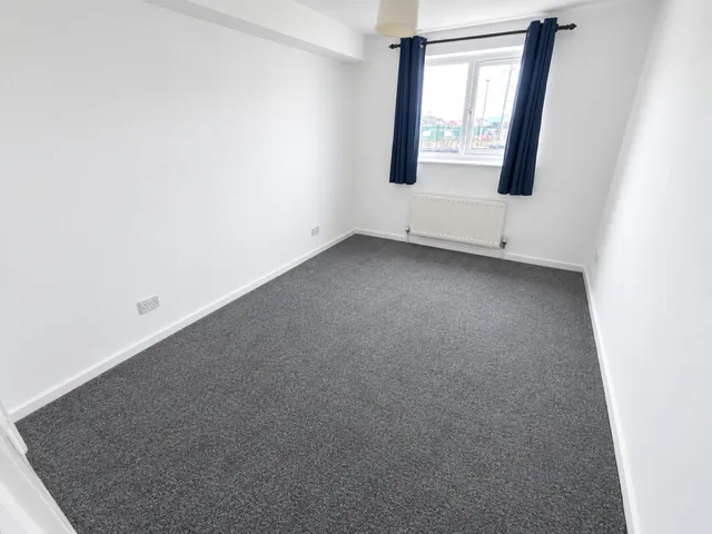 Manor Court, Blackpool, FY1, photo 4
