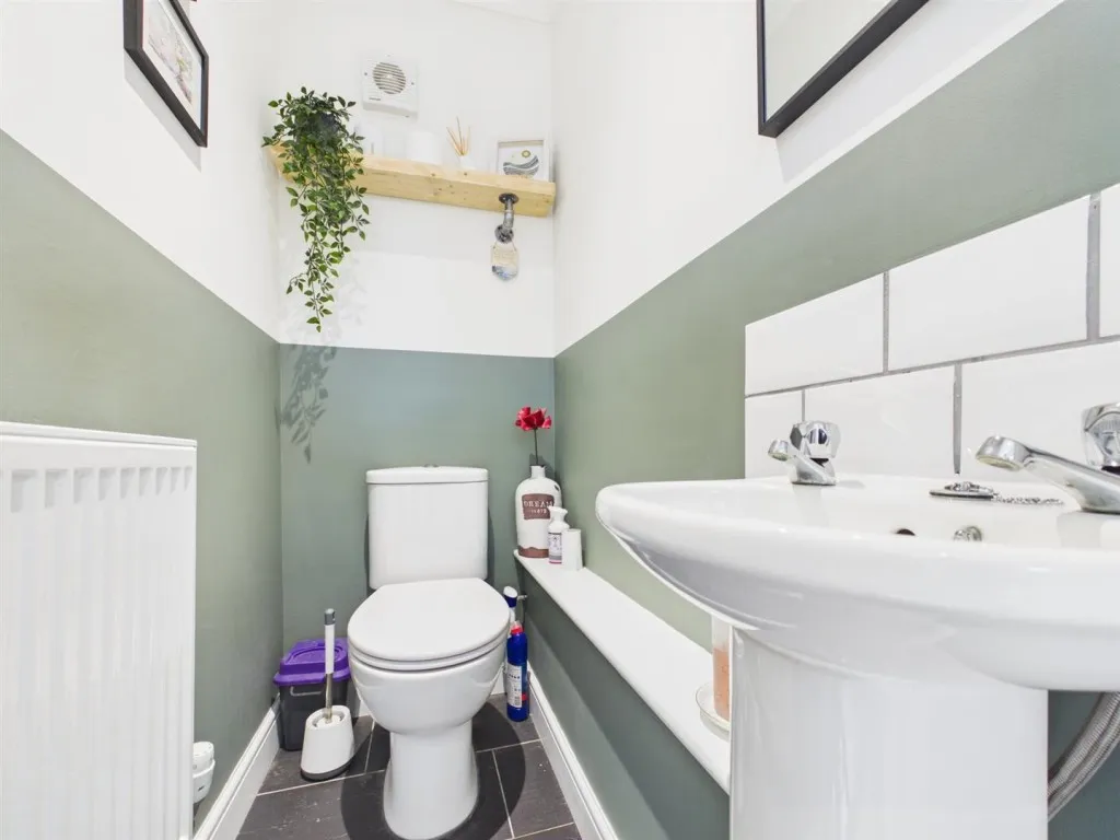 Saunders Place, Fairford Leys, photo 6
