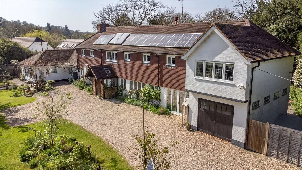 Burghfield, Reading, Berkshire, RG30 3TG, photo 3