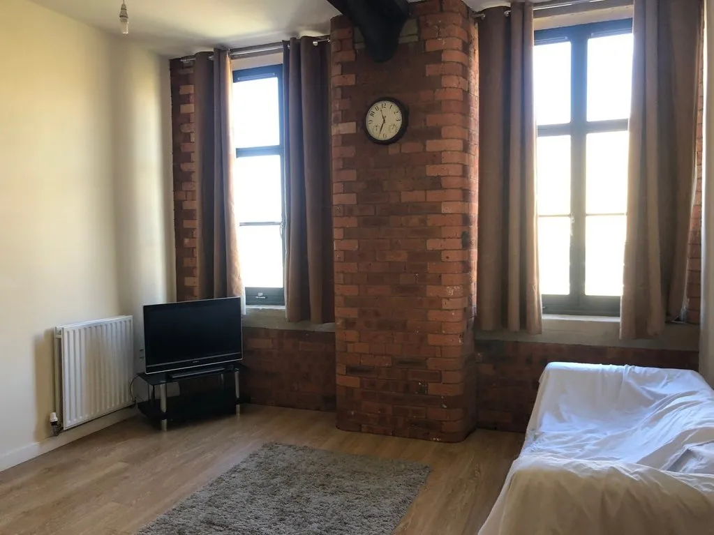 1 bed flat to rent — Mill Street, Bradford BD1 4AB