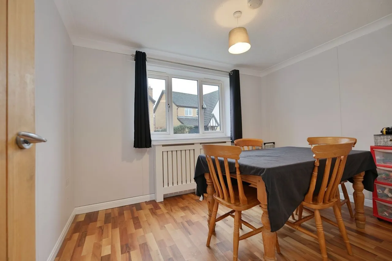 Merlin Close, Hartford, PE29, photo 3