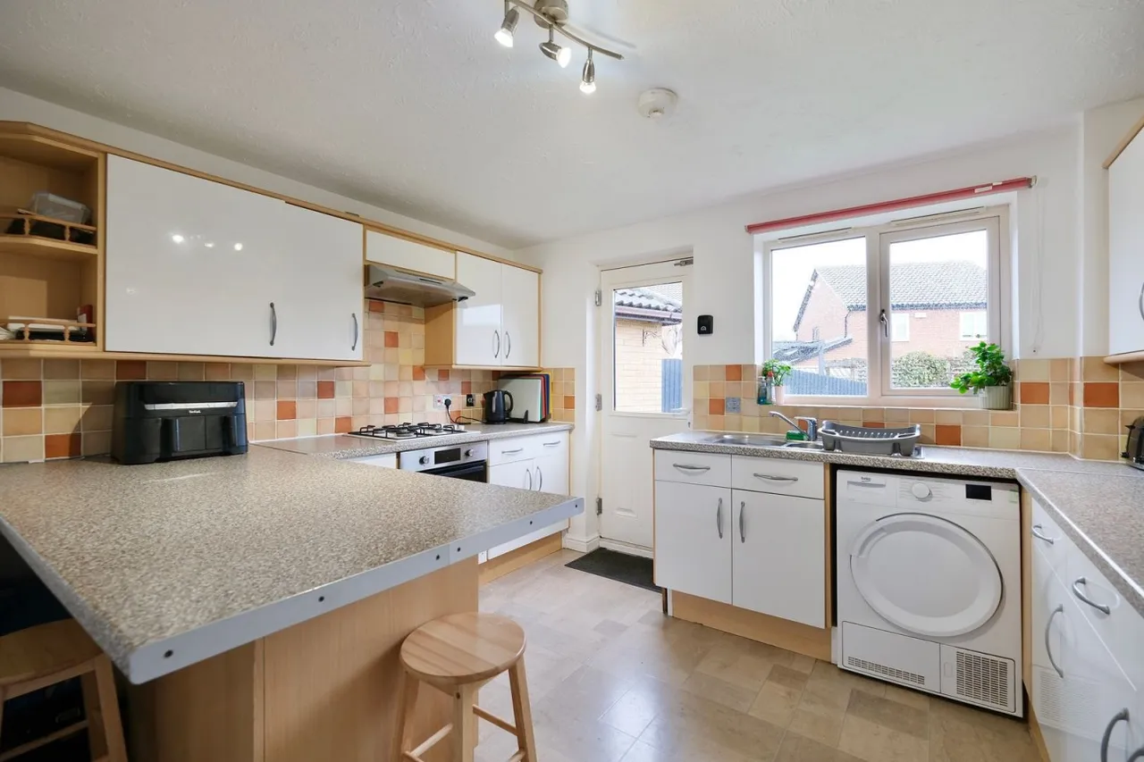 Merlin Close, Hartford, PE29, photo 4