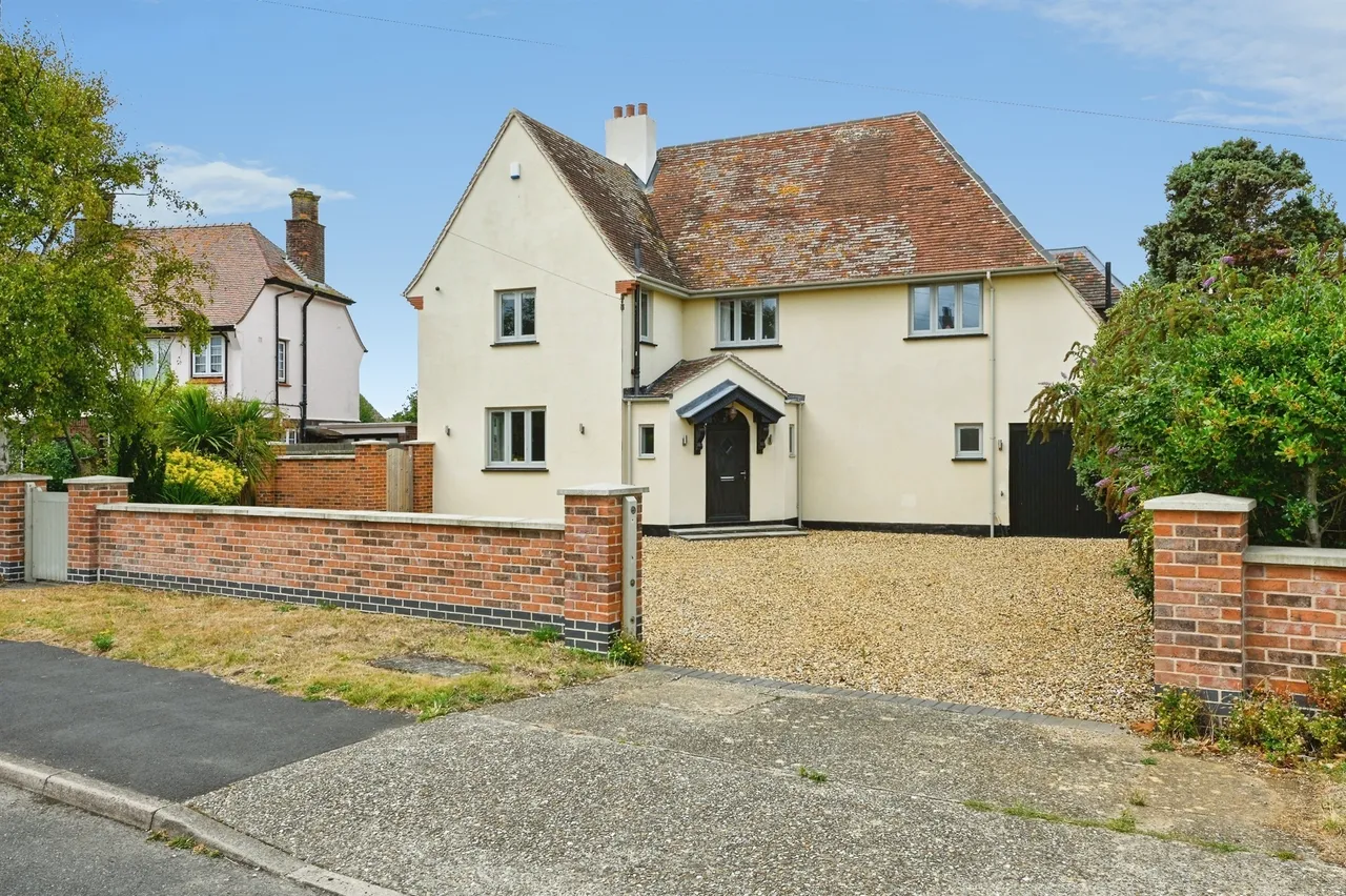 4 bed house for sale — Bernard Crescent, Hunstanton
