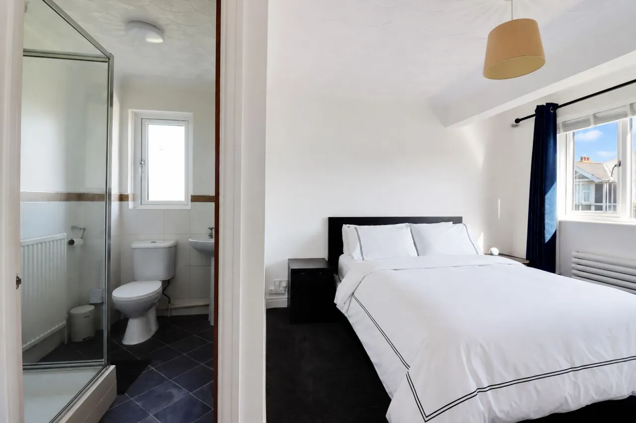Restways, Porthcawl, CF36, photo 11