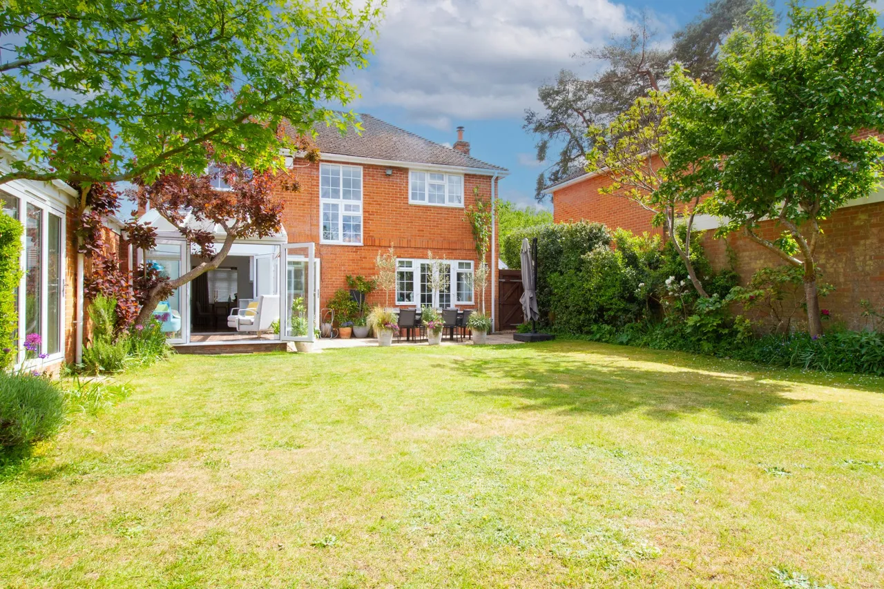 33a Wood Lane, Fleet, GU51 3EA, photo 2