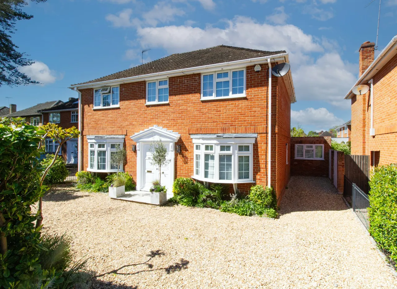 4 bed house for sale — 33a Wood Lane, Fleet, GU51 3EA