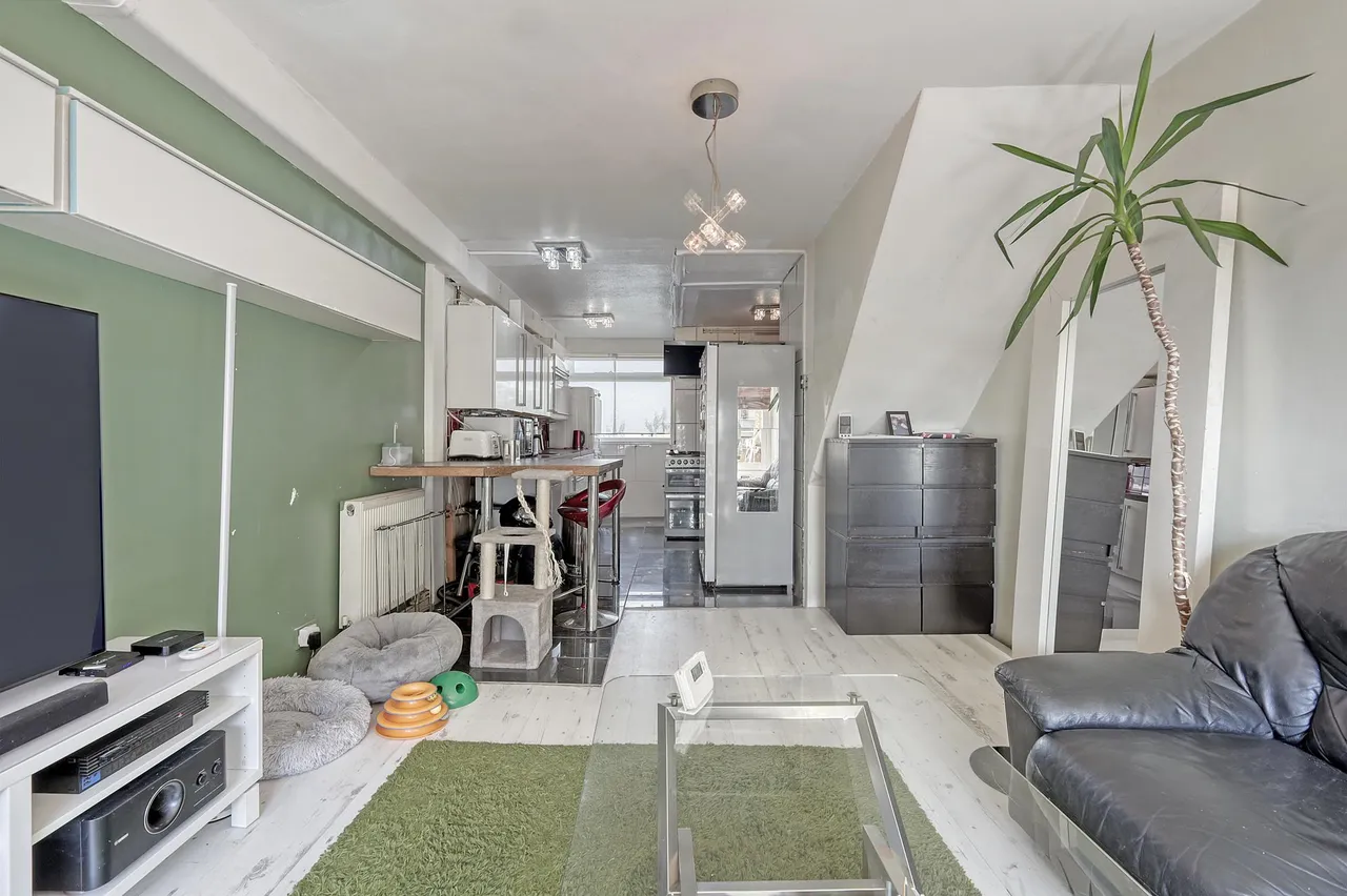 Highcliffe Drive, London, SW15, photo 8
