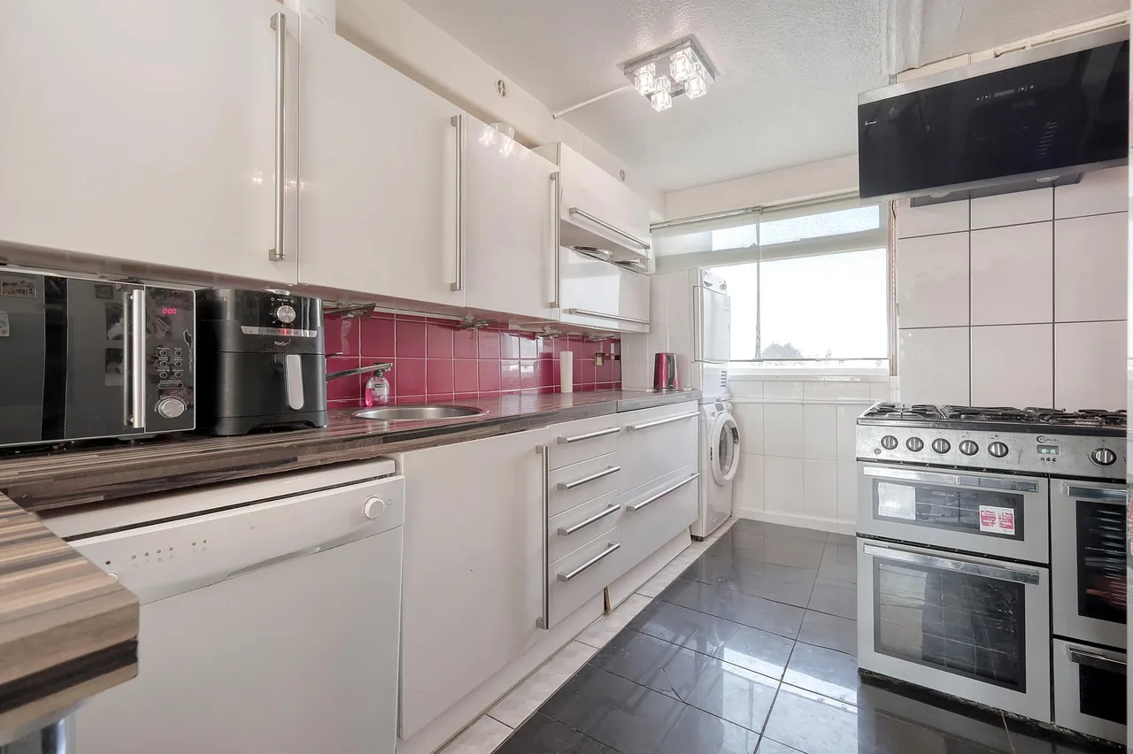 Highcliffe Drive, London, SW15, photo 2
