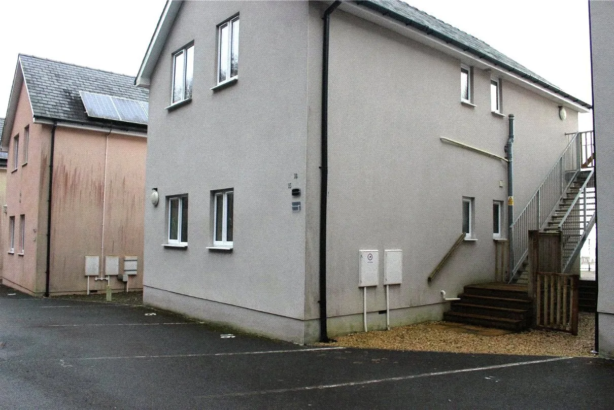 2 bed flat for sale, Coastal View, Pendine, SA33
