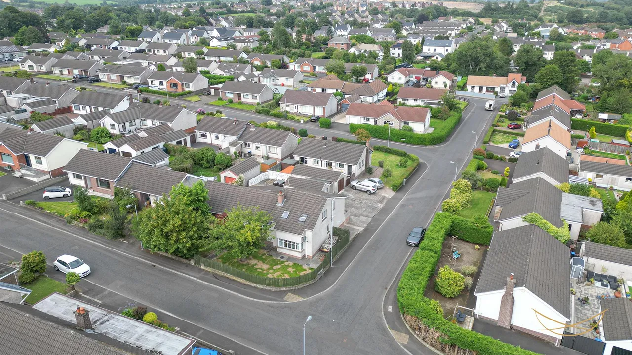 Rathmena Drive, Ballyclare, BT39 9HZ, photo 3