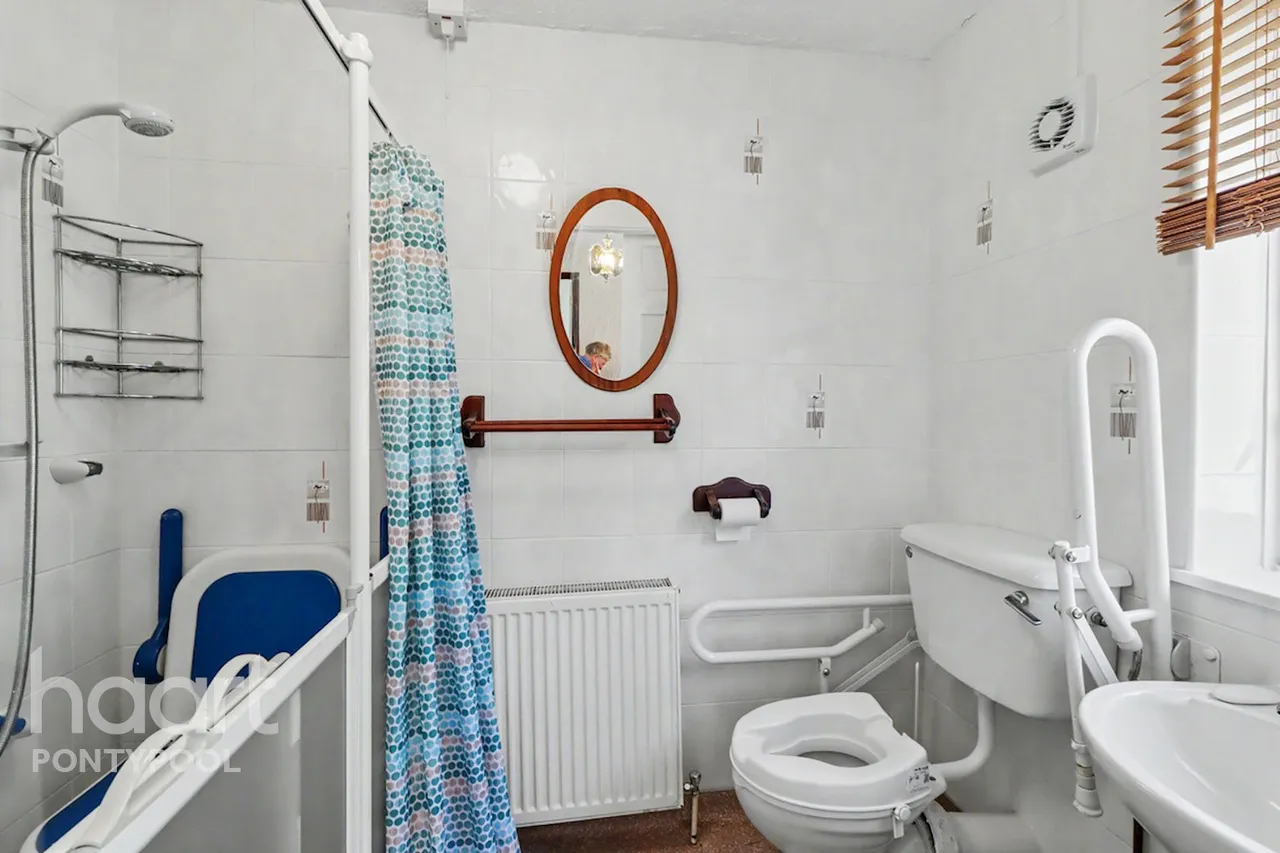 Woodside Road, Pontypool, NP4, photo 6