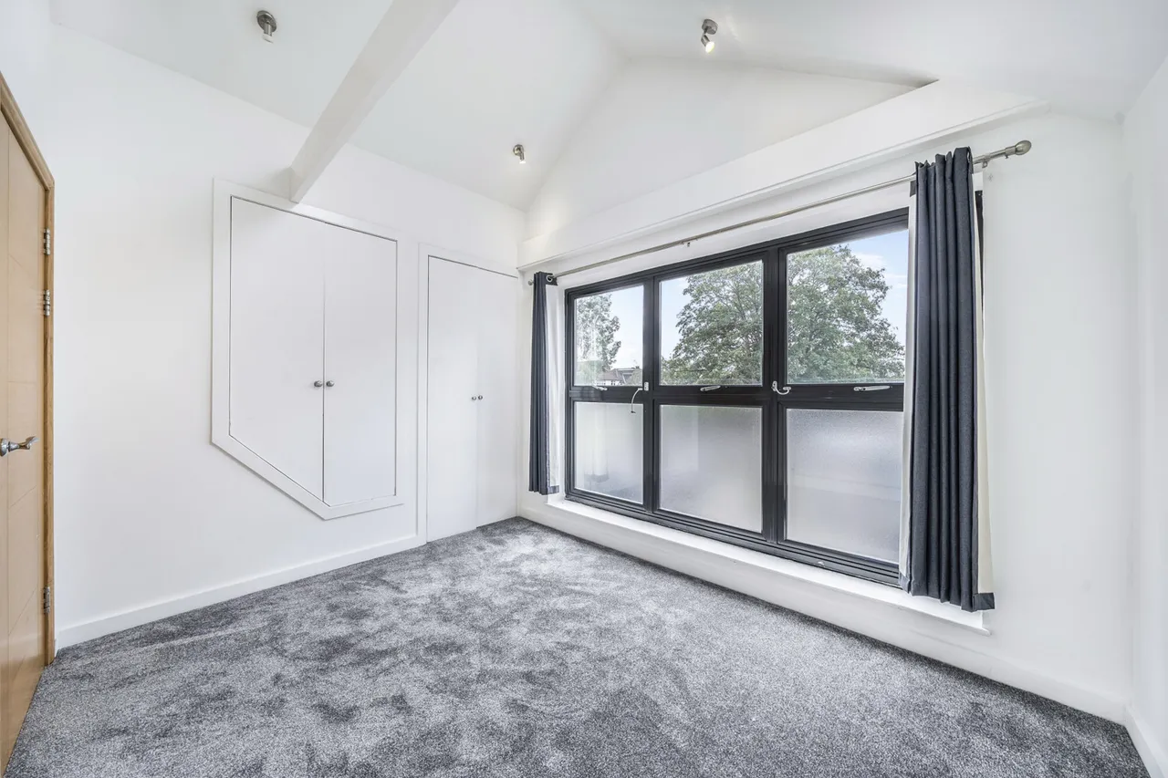 High Street, Northwood, HA6, photo 9
