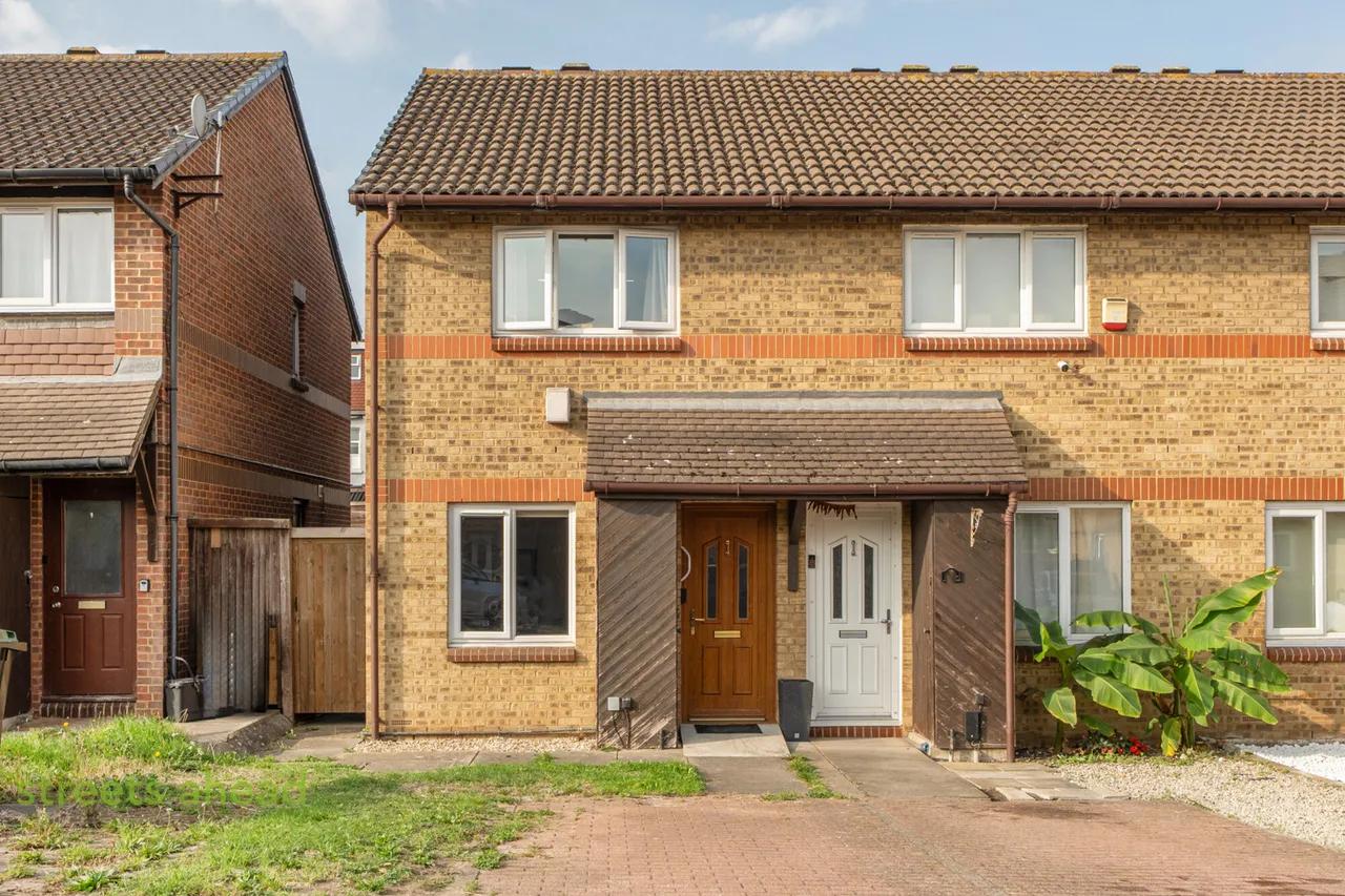 2 bed house for sale, Anthony Road, London, SE25