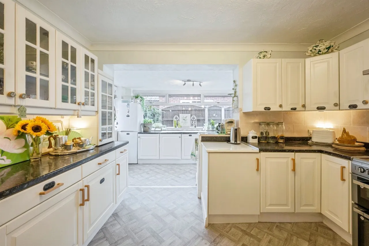 Newfields Avenue, Moorends, Doncaster, photo 4