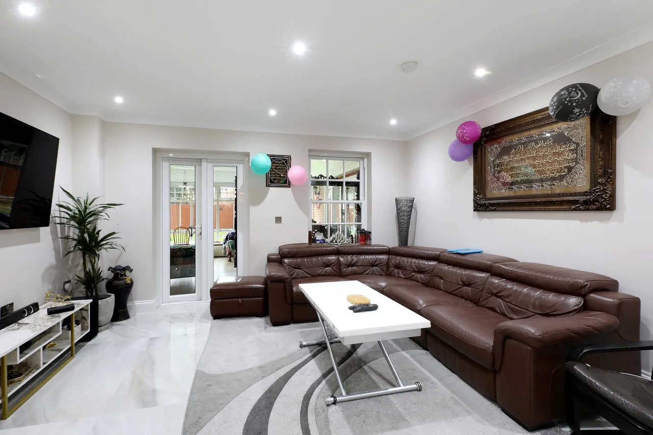 Templewood Lane, Farnham Common, SL2, photo 8