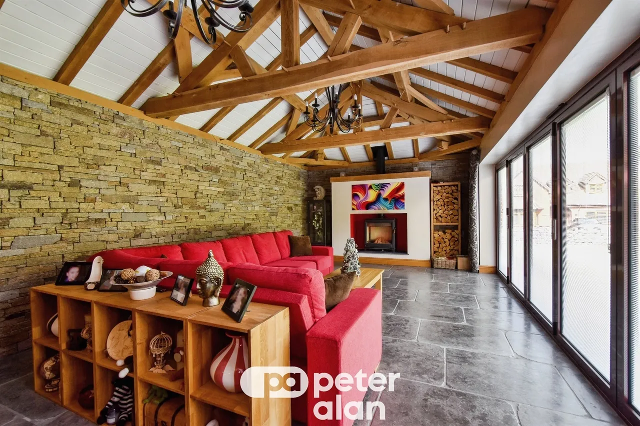 Ty Bruce Lane, Aberdare, CF44, photo 7