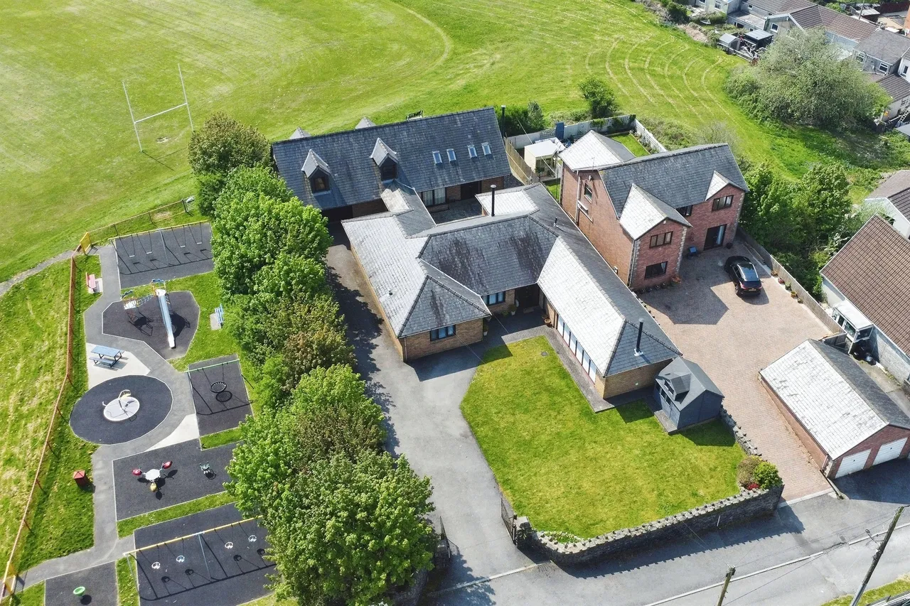 Ty Bruce Lane, Aberdare, CF44, photo 42