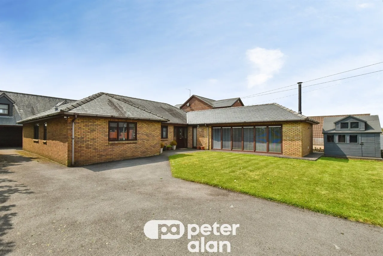 Ty Bruce Lane, Aberdare, CF44, photo 2