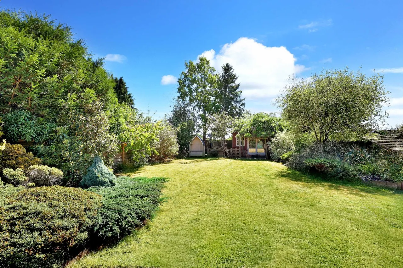 Highlands Road, Seer Green, HP9, photo 9