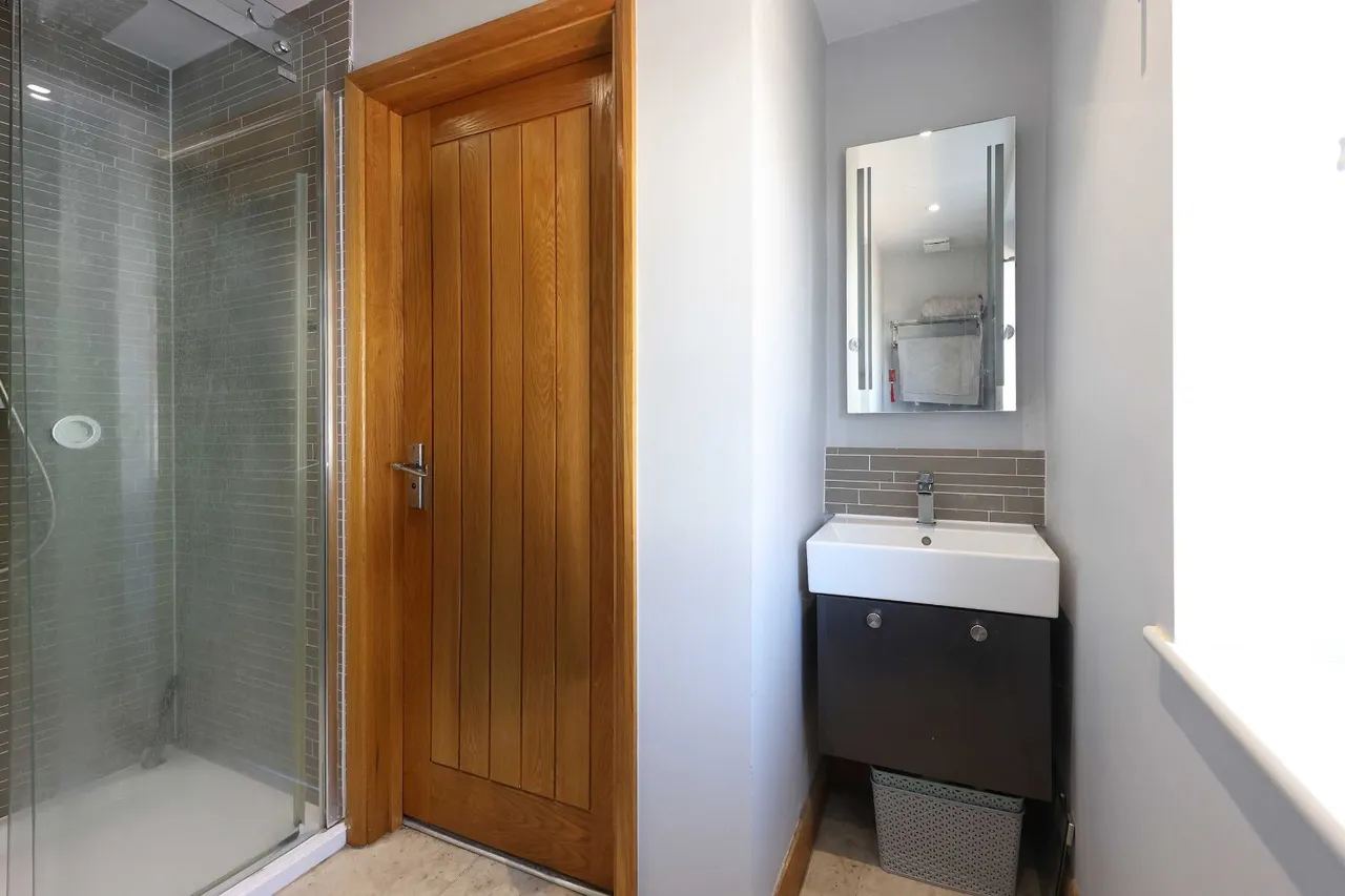 Highlands Road, Seer Green, HP9, photo 11