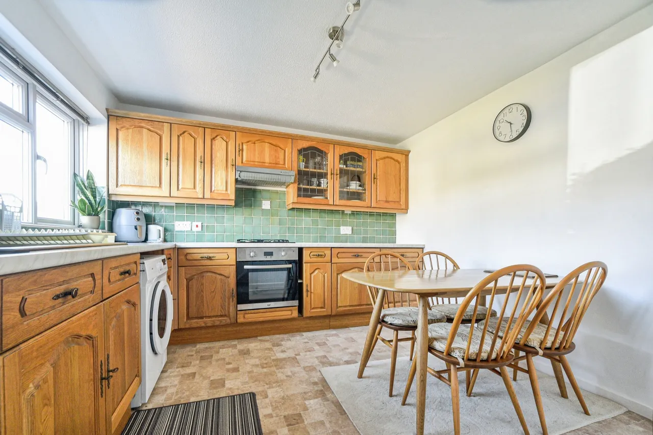 Gainsborough Avenue, Royal Wootton Bassett, SN4, photo 5