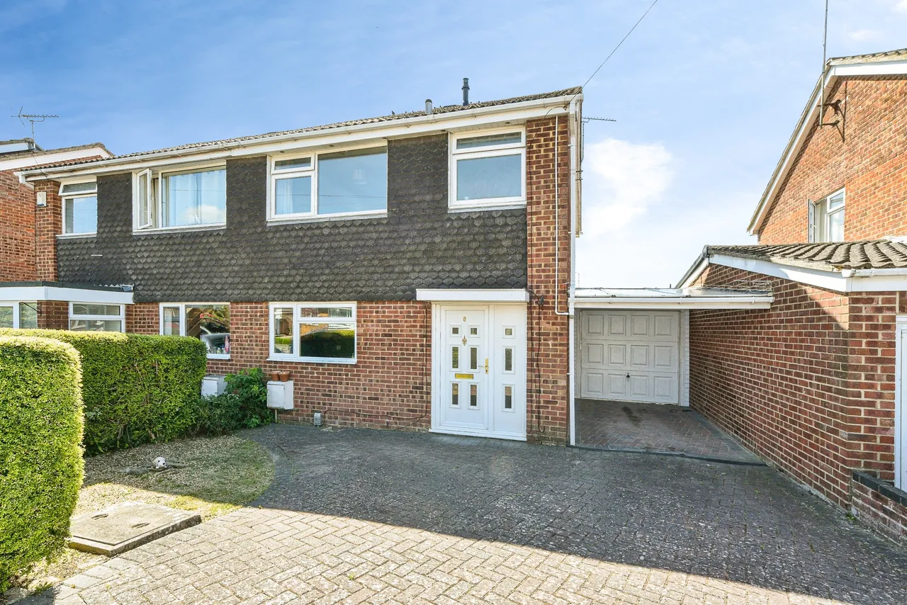 3 bed house for sale, Gainsborough Avenue, Royal Wootton Bassett, SN4