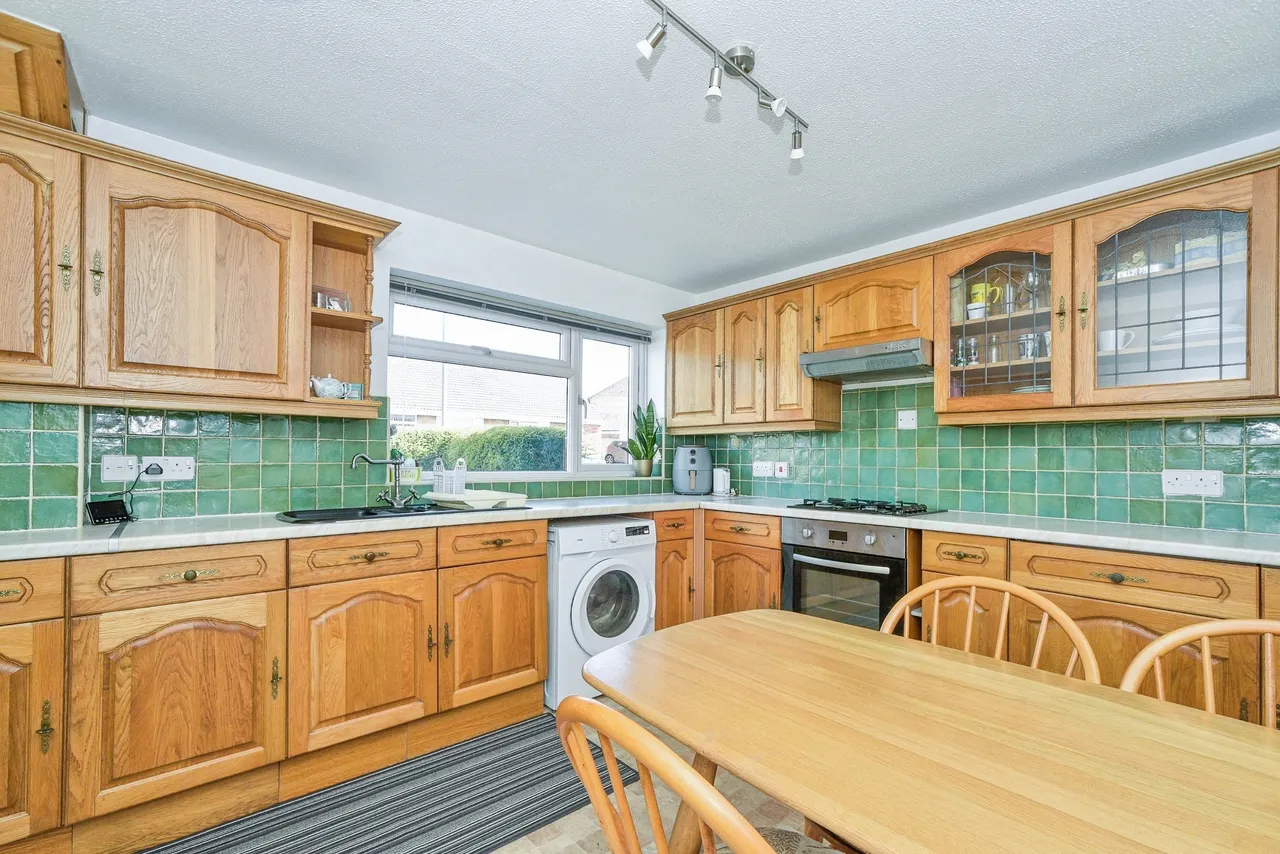 Gainsborough Avenue, Royal Wootton Bassett, SN4, photo 6