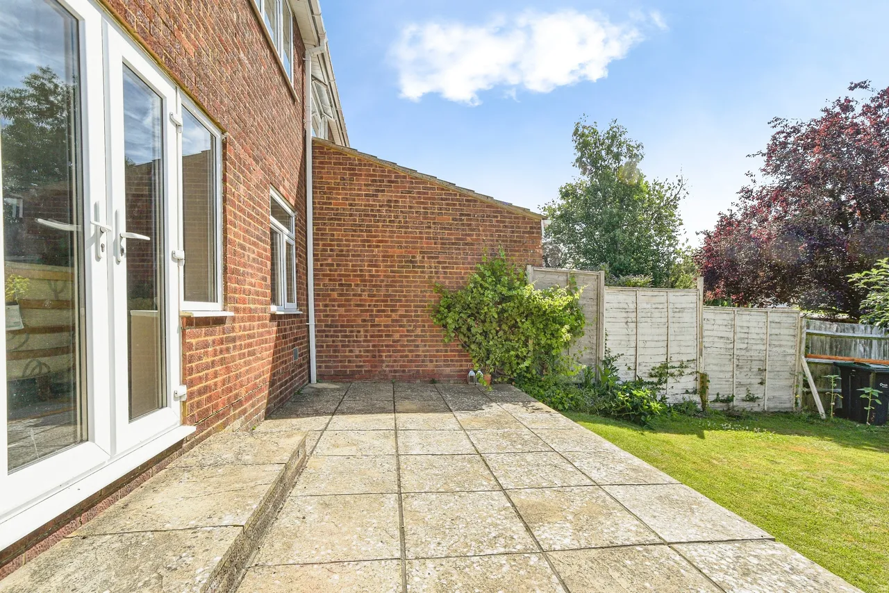 Gainsborough Avenue, Royal Wootton Bassett, SN4, photo 21