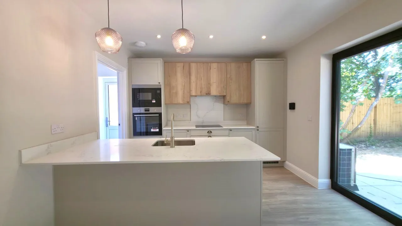 Weatherhill Road, Smallfield, RH6, photo 12