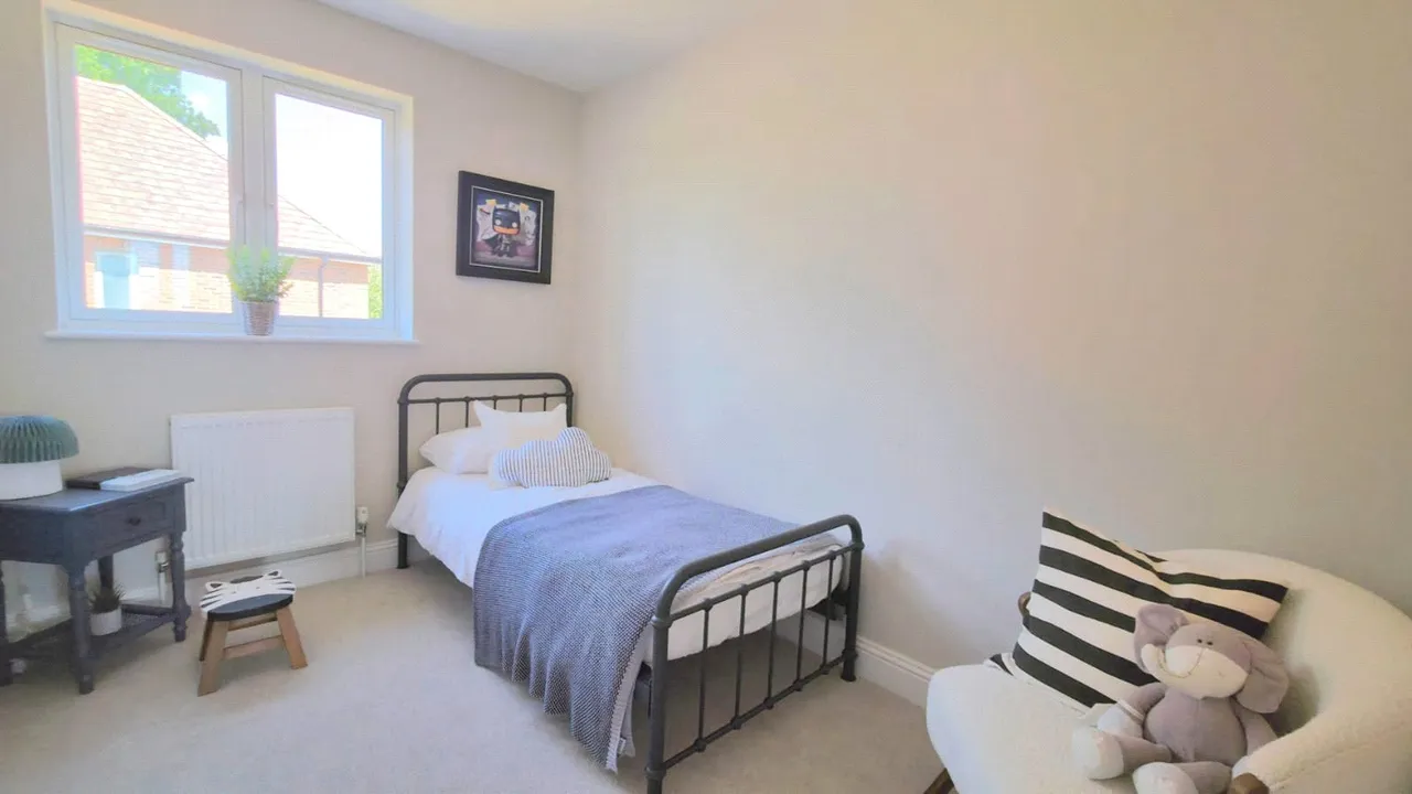 Weatherhill Road, Smallfield, RH6, photo 15