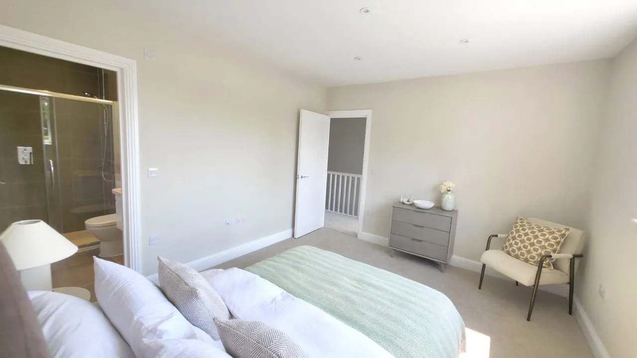 Weatherhill Road, Smallfield, RH6, photo 18