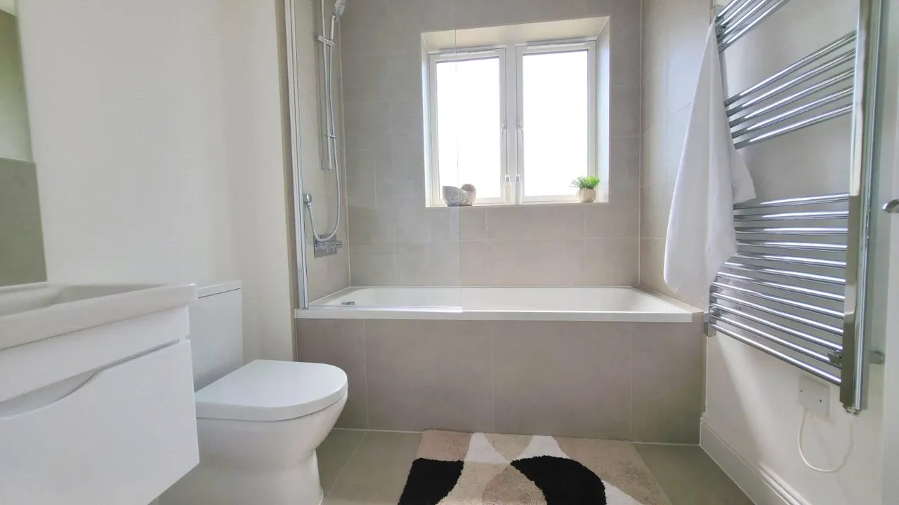 Weatherhill Road, Smallfield, RH6, photo 20
