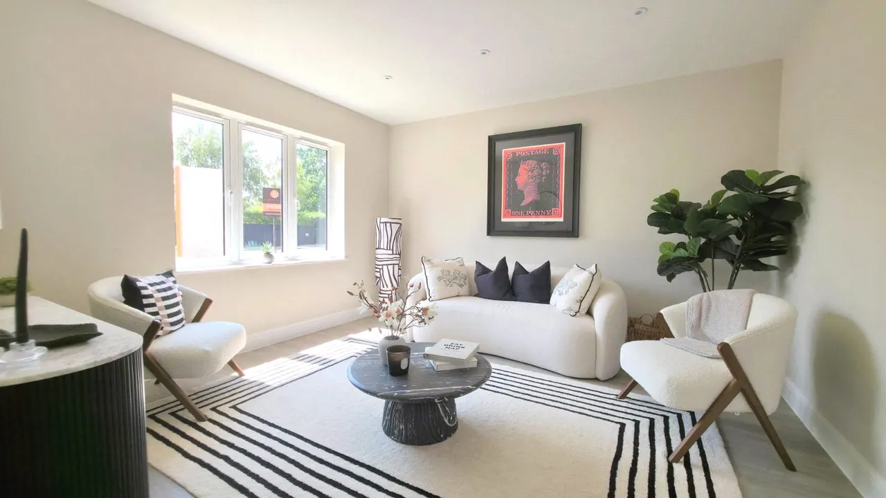 Weatherhill Road, Smallfield, RH6, photo 2