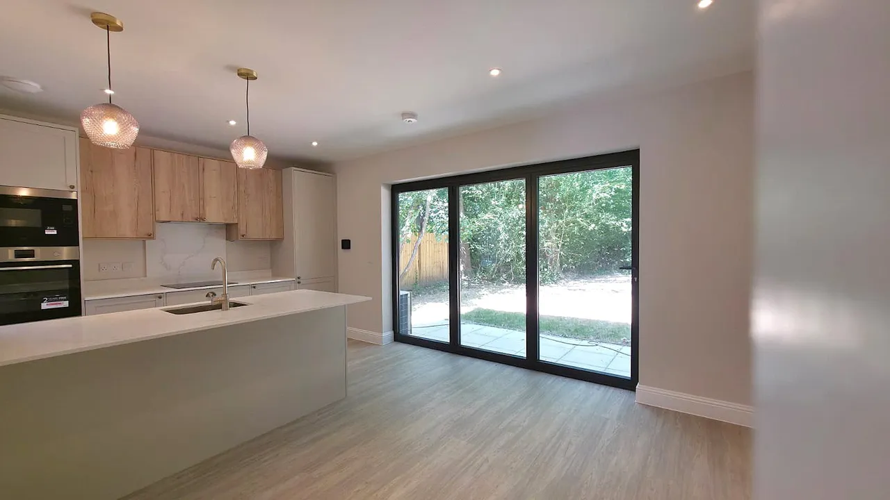 Weatherhill Road, Smallfield, RH6, photo 11