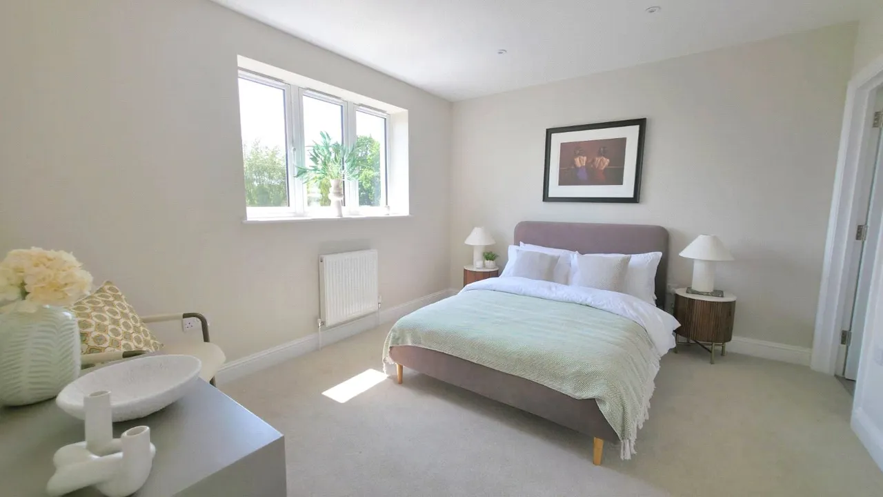 Weatherhill Road, Smallfield, RH6, photo 5