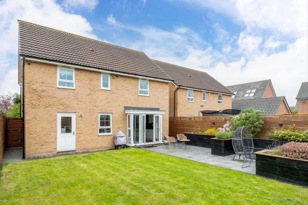Fieldfare Close, East Leake, LE12, photo 11