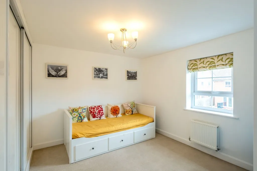 Fieldfare Close, East Leake, LE12, photo 6