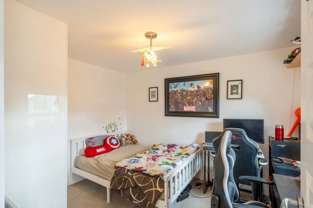 Fieldfare Close, East Leake, LE12, photo 8