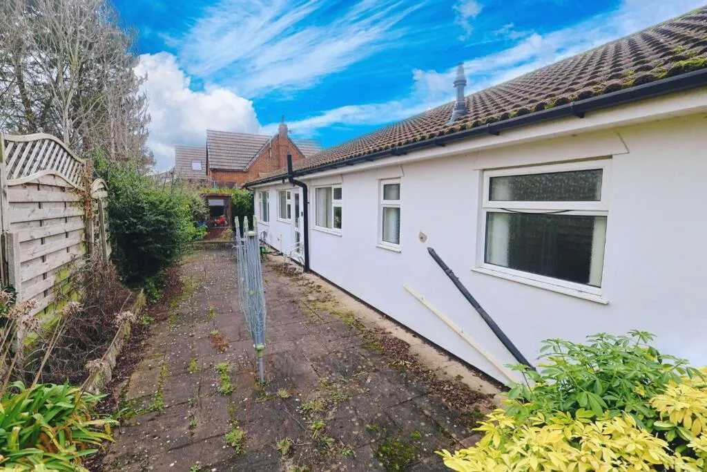 Wynnstay Lane, Marford, LL12, photo 9