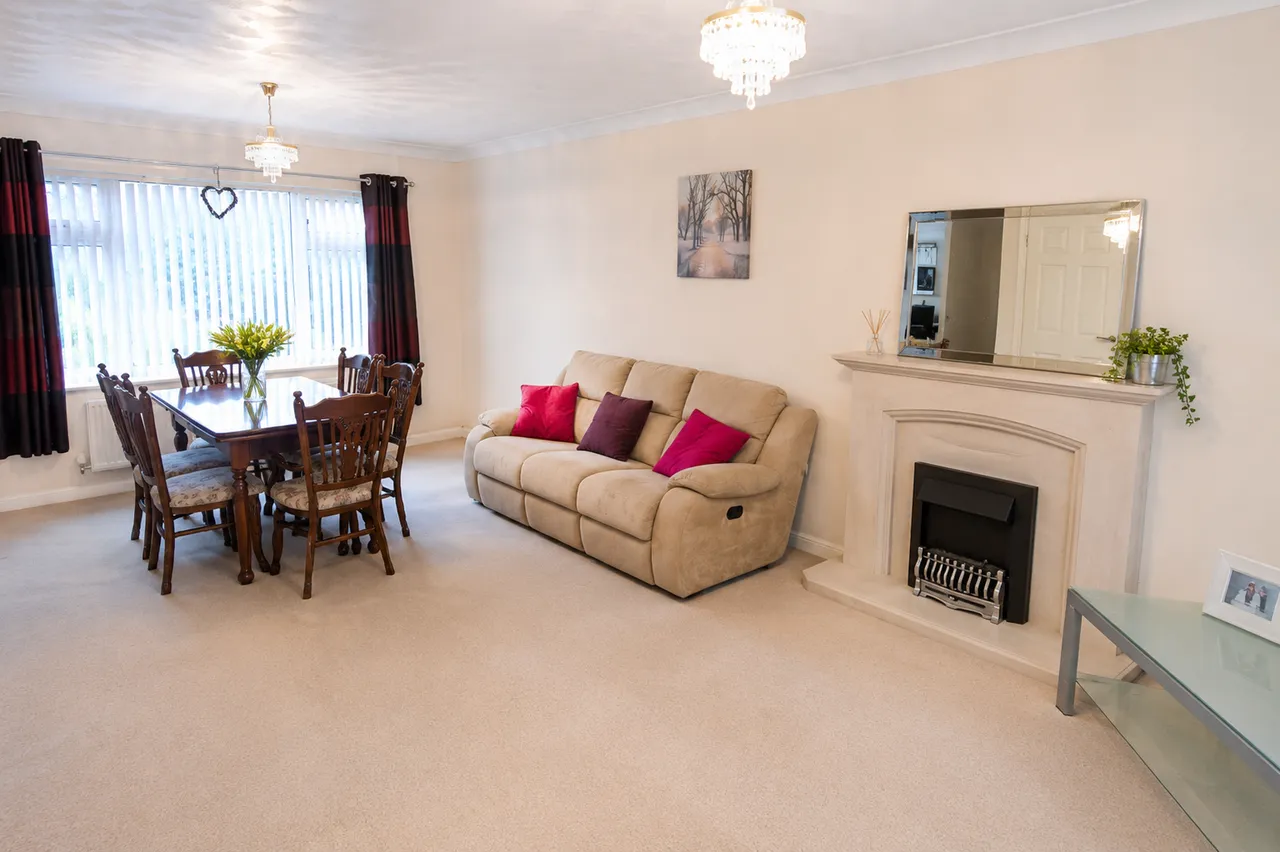 Wynnstay Lane, Marford, LL12, photo 3