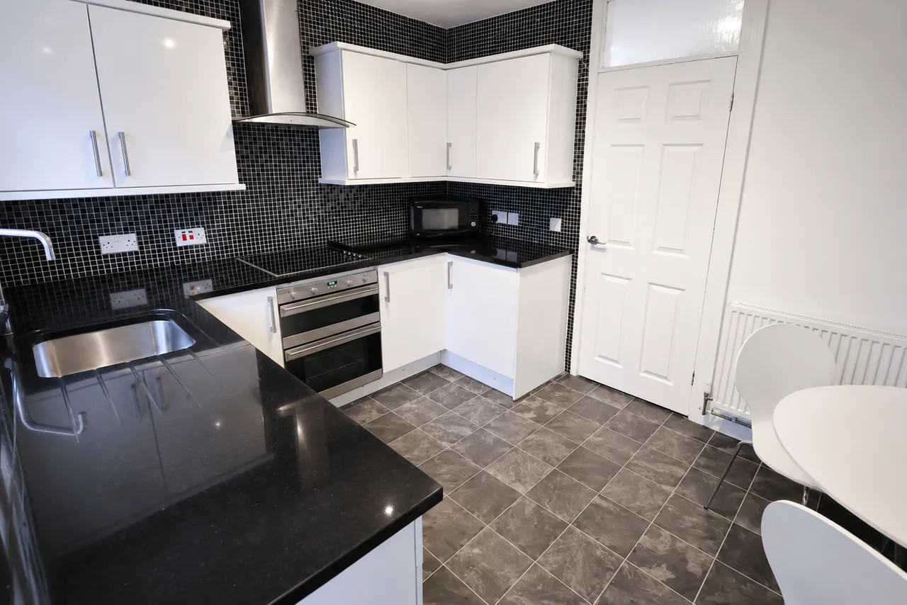Wynnstay Lane, Marford, LL12, photo 2