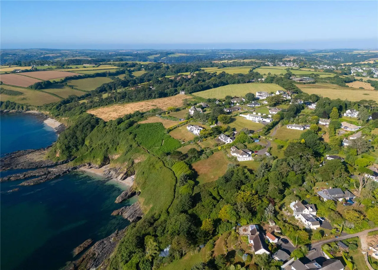 Maenporth Road, Maenporth, Falmouth, Cornwall, TR11 5HR, photo 5
