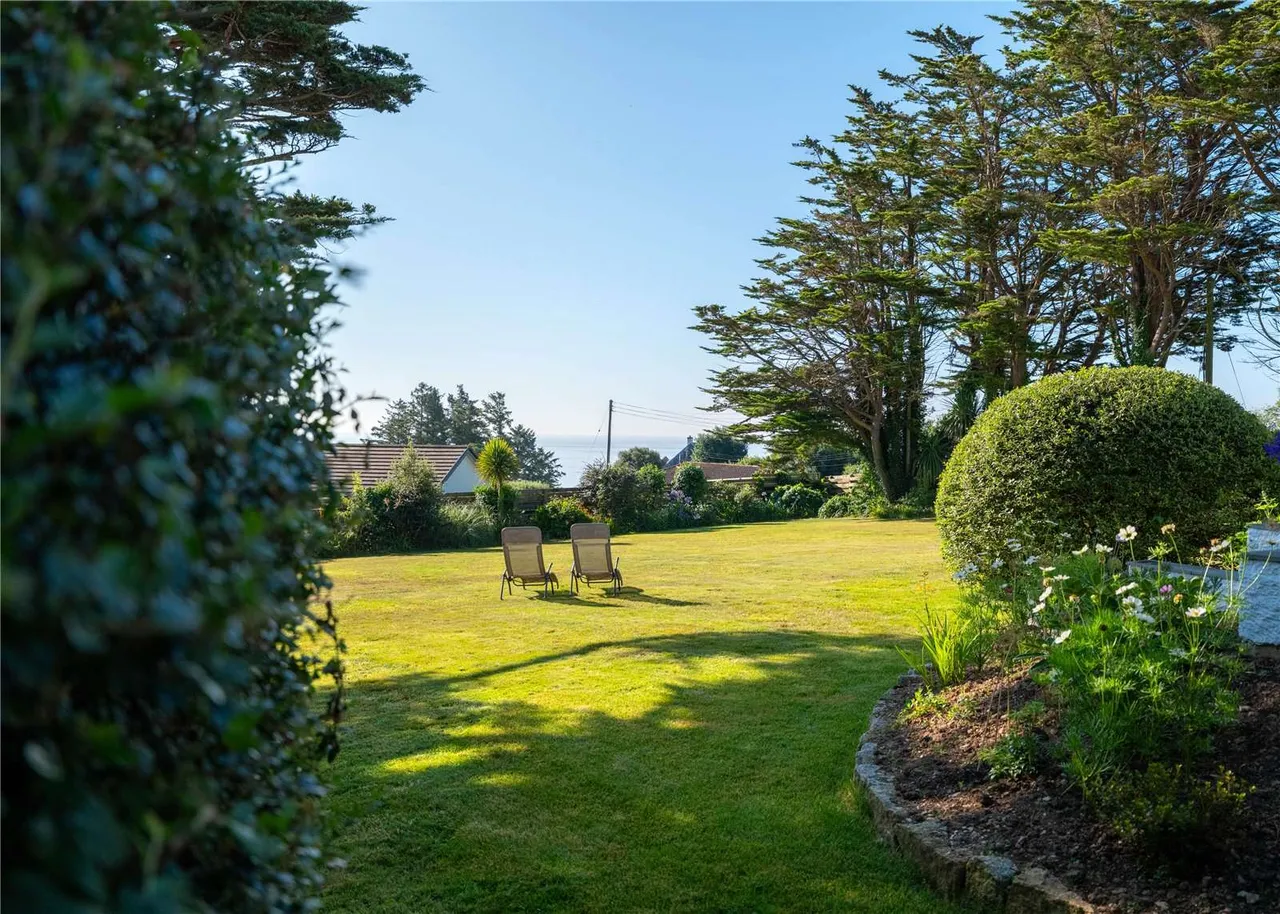 Maenporth Road, Maenporth, Falmouth, Cornwall, TR11 5HR, photo 7